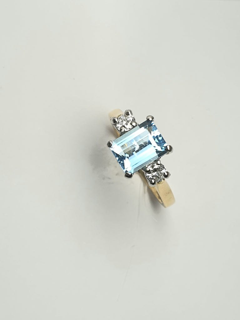 2CT AQUAMARINE DIAMOND RING