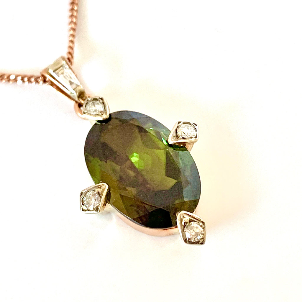 VINTAGE RARE SPHENE AND DIAMOND PENDANT