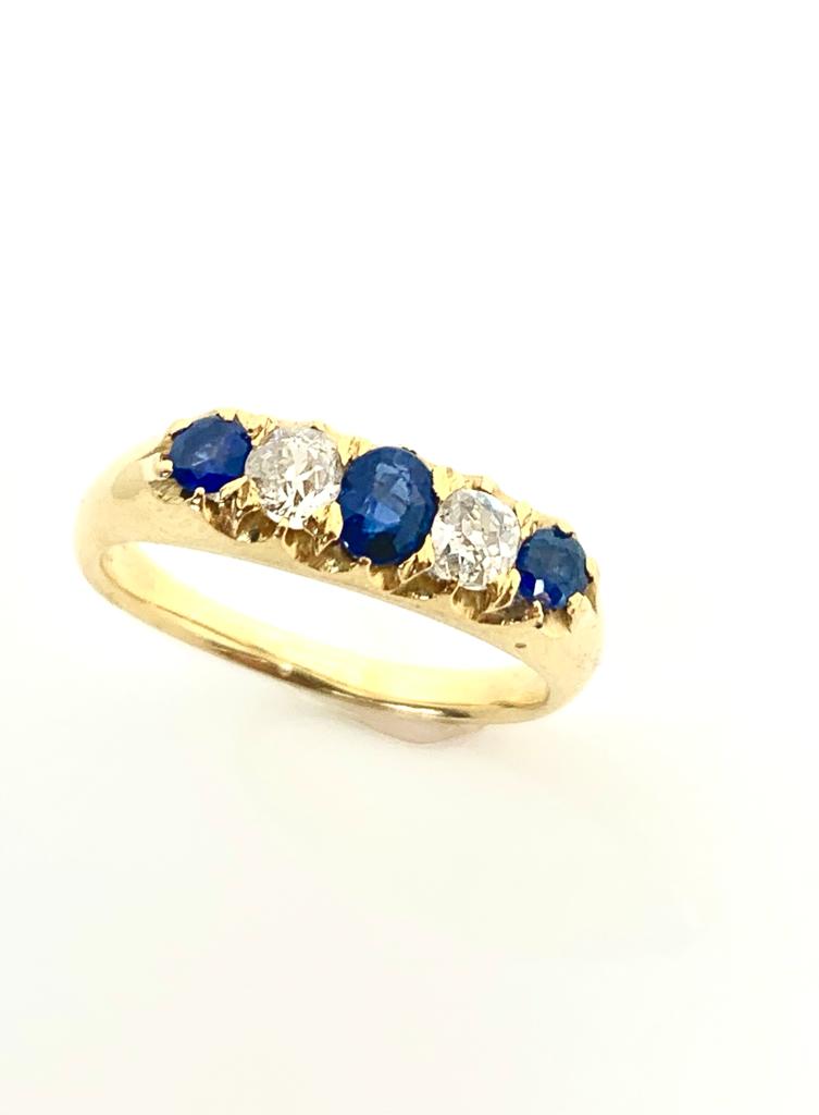 VICTORIAN SAPPHIRE AND OLD CUT DIAMOND RING