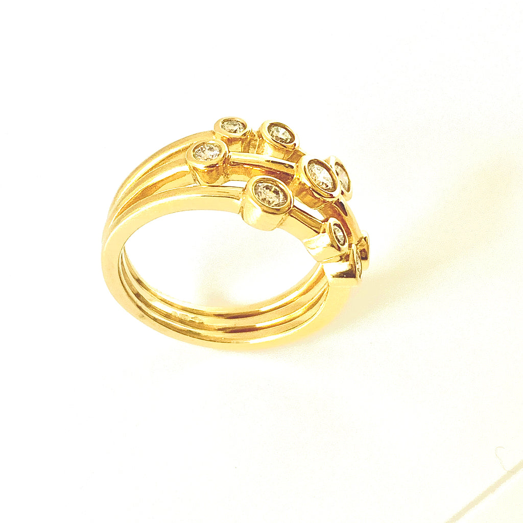18CT YELLOW GOLD 50PT SCATTERED DIAMOND RING