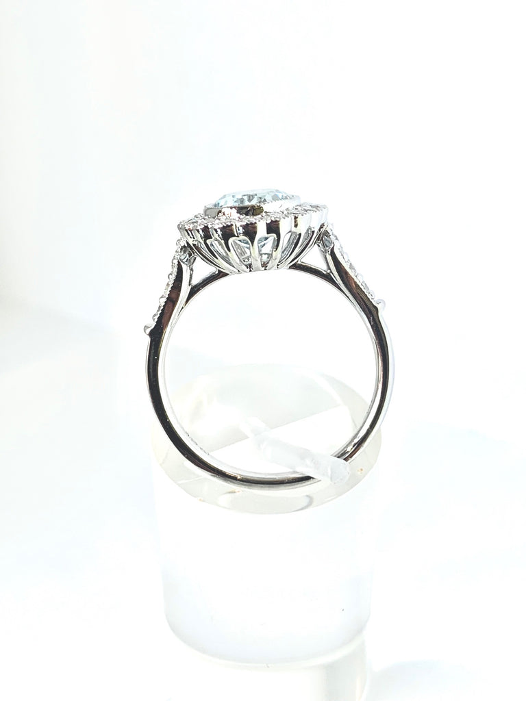 18CT AQUAMARINE & DIAMOND VINTAGE STYLE RING