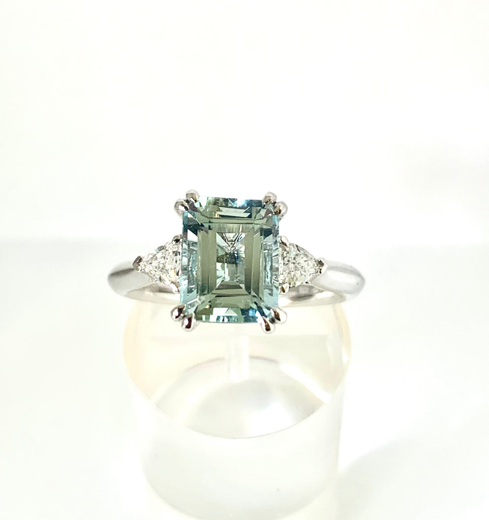AQUAMARINE DIAMOND PLATINUM RING